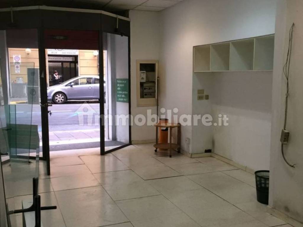 negozio in affitto a Savona