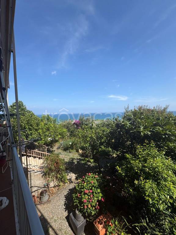 appartamento in affitto a Savona in zona Madonna del Monte