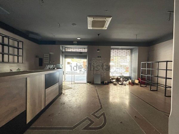 locale commerciale in affitto a Savona in zona Centro Storico