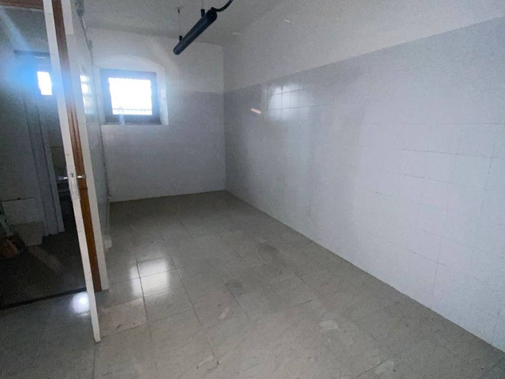 negozio in affitto a Savona