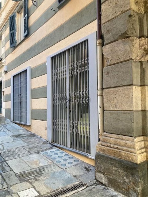 negozio in affitto a Savona