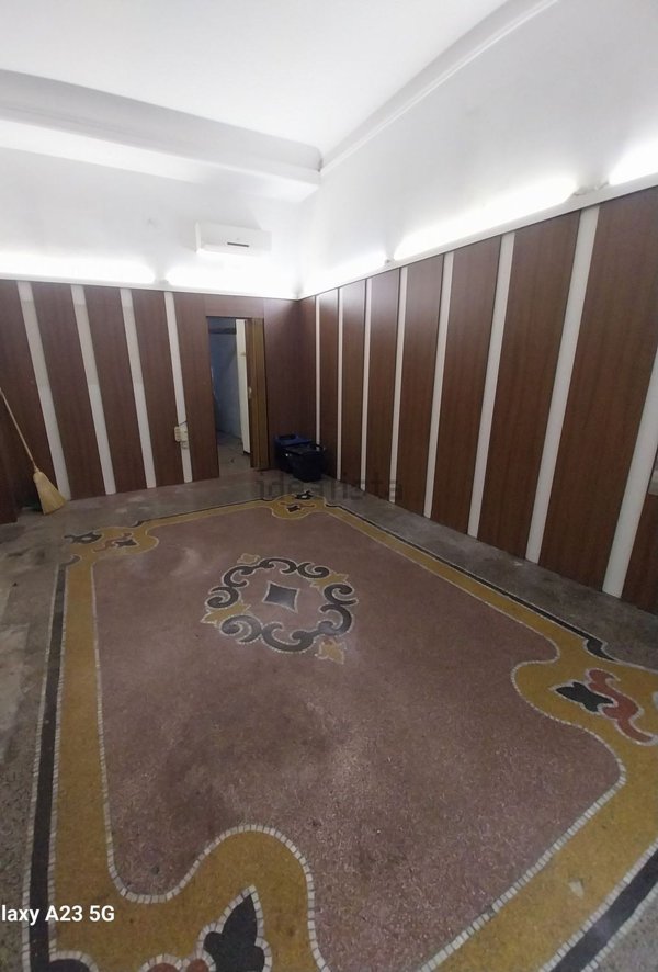 negozio in affitto a Savona in zona Centro Storico