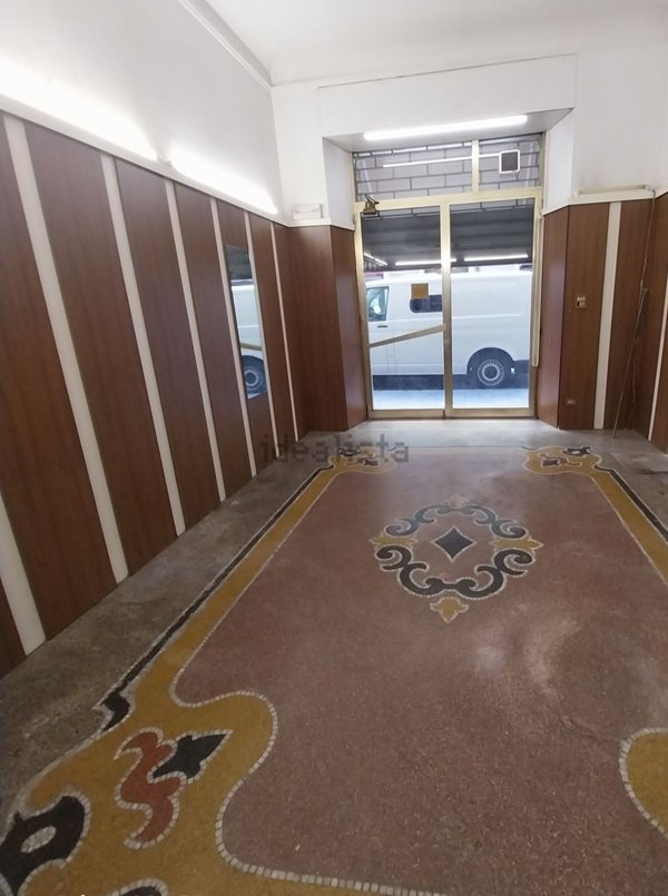 negozio in affitto a Savona in zona Centro Storico