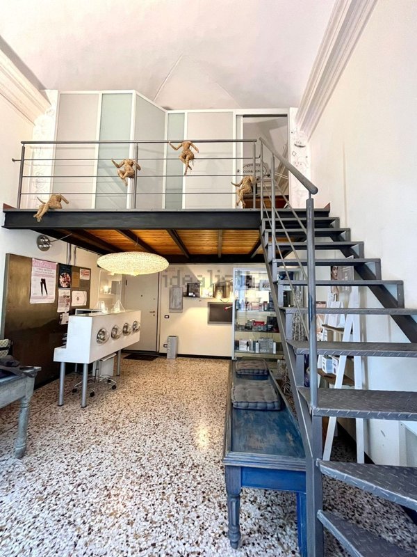 negozio in affitto a Savona in zona Centro Storico