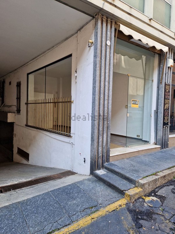 locale commerciale in affitto a Savona
