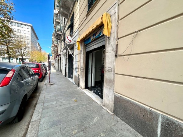 locale commerciale in affitto a Savona