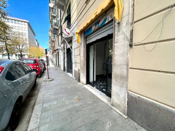 locale commerciale in affitto a Savona
