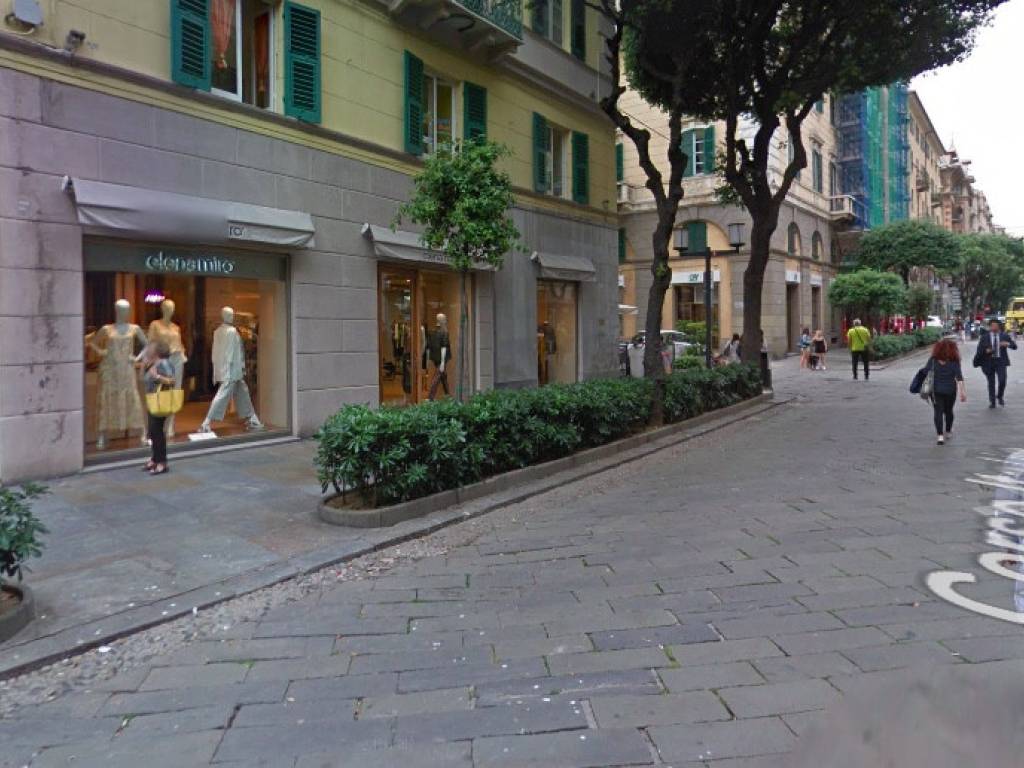 negozio in affitto a Savona in zona Centro Storico