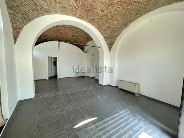 locale commerciale in affitto a Savona