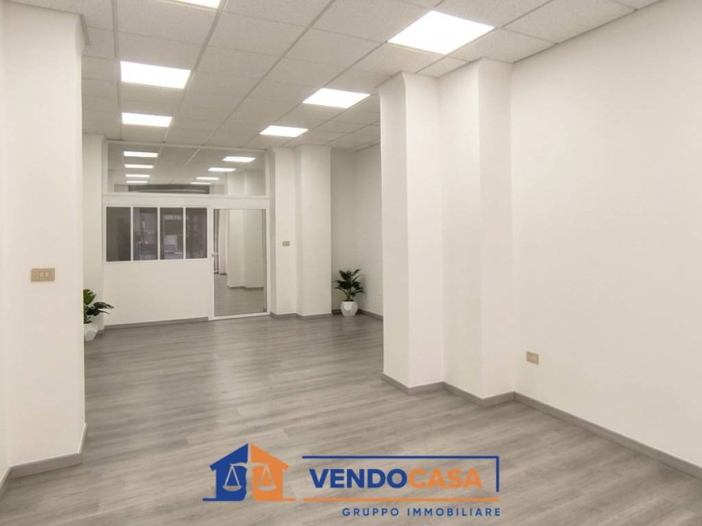 negozio in affitto a Savona in zona Centro Storico