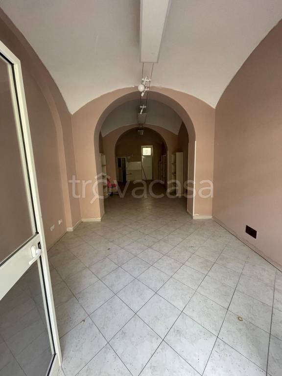 negozio in affitto a Savona
