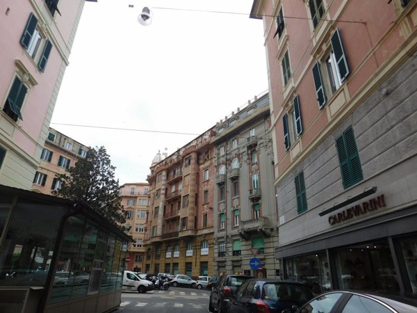 locale commerciale in affitto a Savona in zona Centro Storico