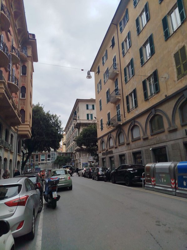 locale commerciale in affitto a Savona