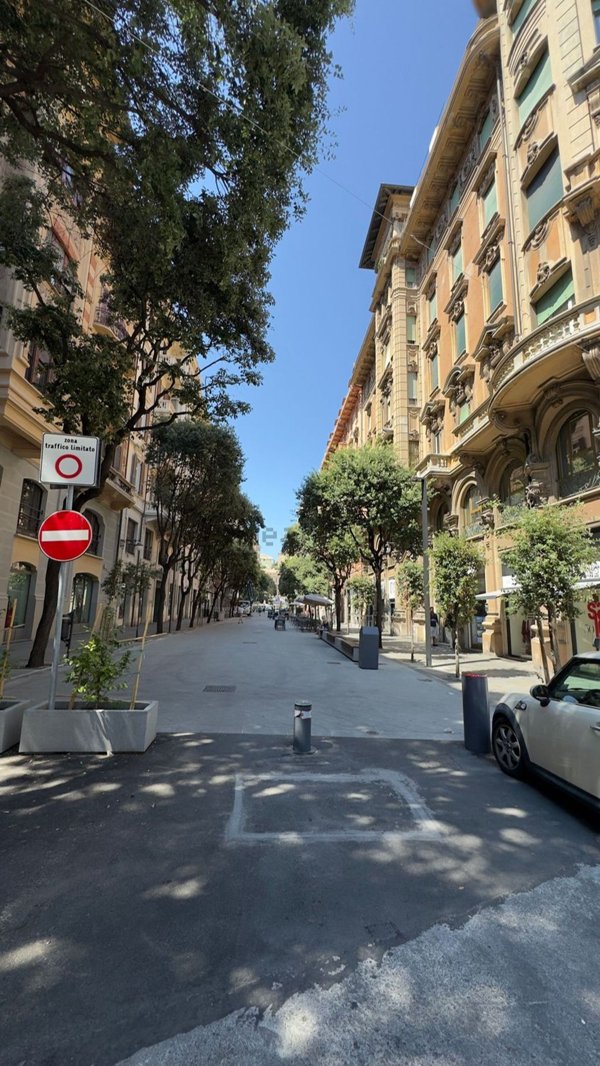 locale commerciale in affitto a Savona in zona Centro Storico