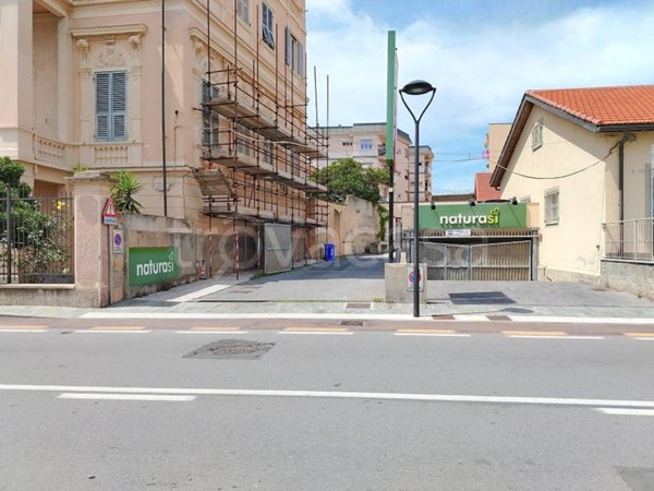 box auto in affitto a Savona