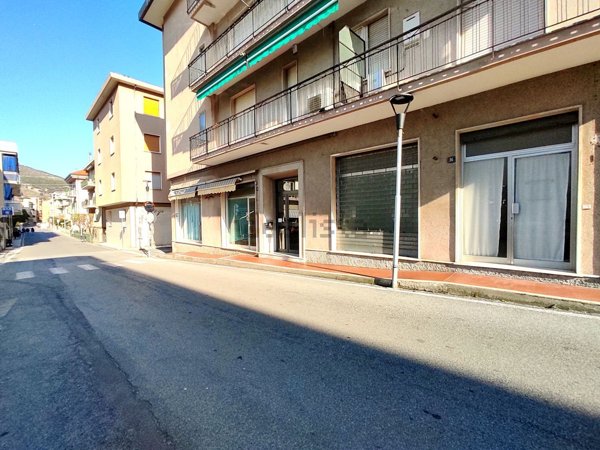 locale commerciale in affitto a Spotorno