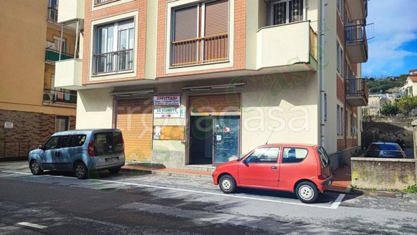 negozio in affitto a Spotorno
