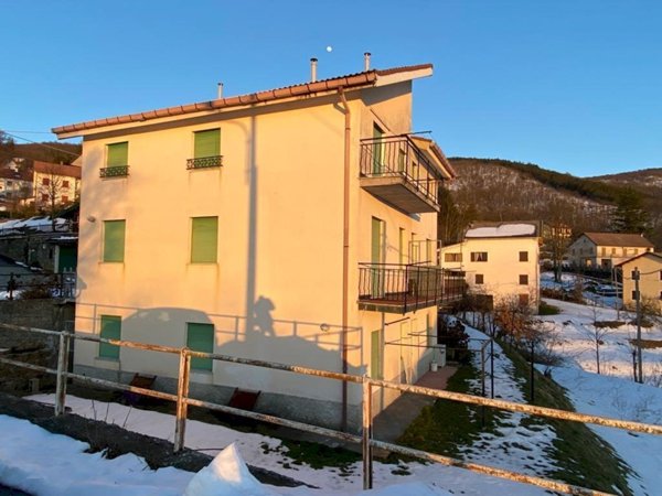 appartamento in affitto ad Urbe in zona Vara Superiore