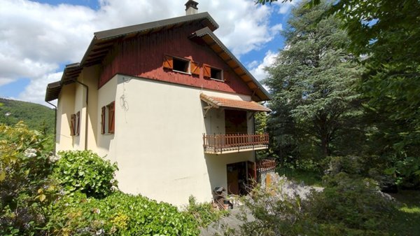 casa indipendente in affitto ad Urbe