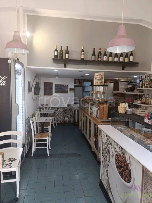 negozio in affitto a Vado Ligure in zona Vado Centro