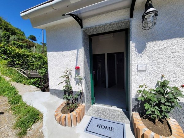 casa indipendente in affitto a Vado Ligure in zona Segno