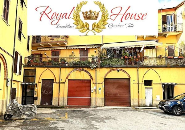 capannone in affitto a Vado Ligure