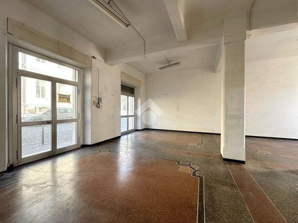 negozio in affitto a Vado Ligure in zona Vado Centro