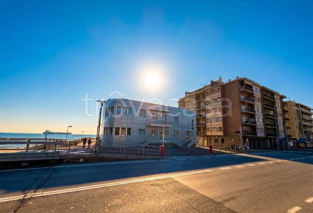 ufficio in affitto a Vado Ligure