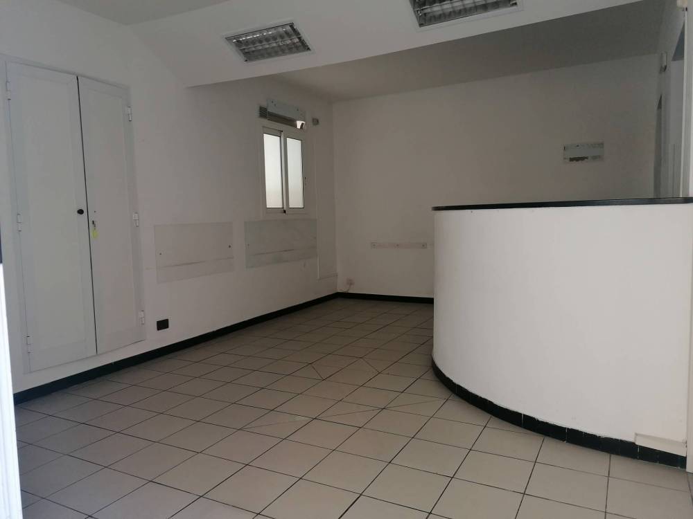 negozio in affitto a Varazze