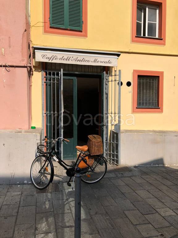 negozio in affitto a Varazze
