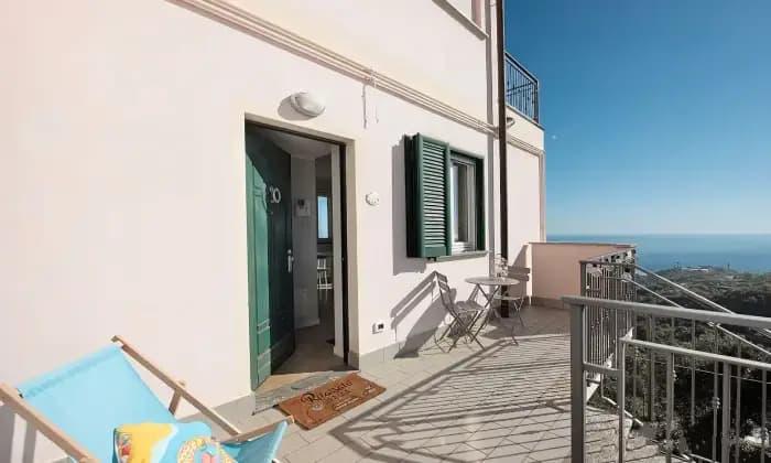 appartamento in affitto a Varazze in zona Castagnabuona