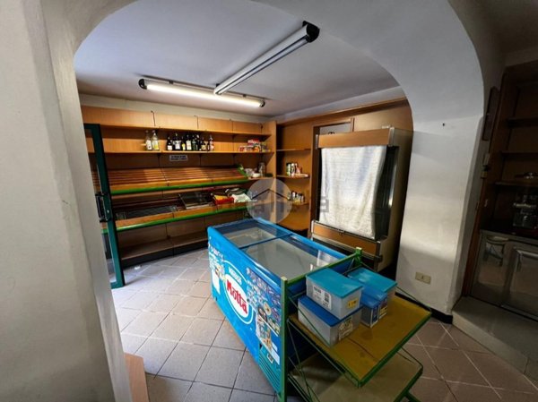 locale commerciale in affitto a Varazze