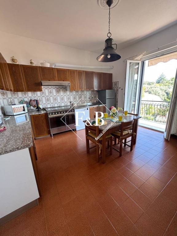 appartamento in affitto a Varazze in zona Castagnabuona