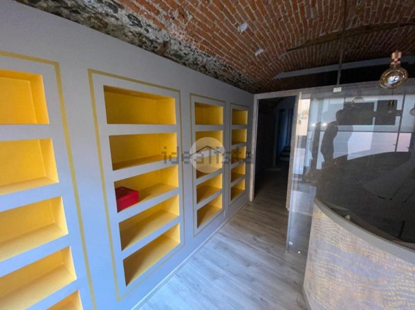 locale commerciale in affitto a Varazze