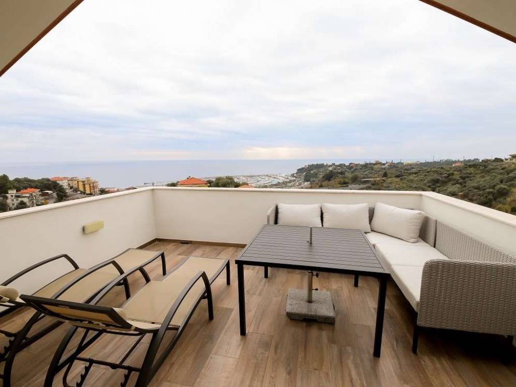 appartamento in affitto a Varazze in zona Castagnabuona