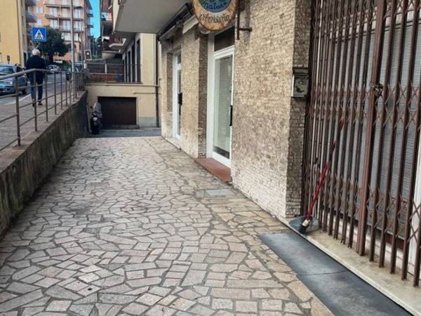 negozio in affitto ad Arenzano