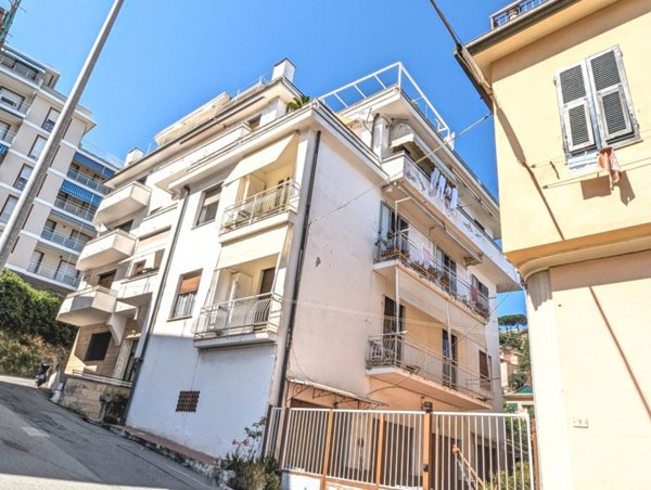 appartamento in affitto ad Arenzano in zona Terrarossa