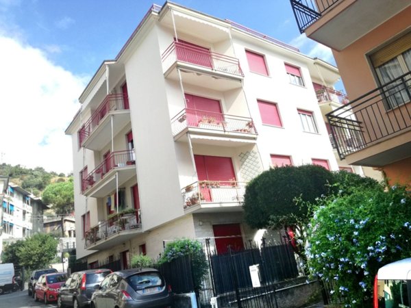 appartamento in affitto ad Arenzano in zona Terralba