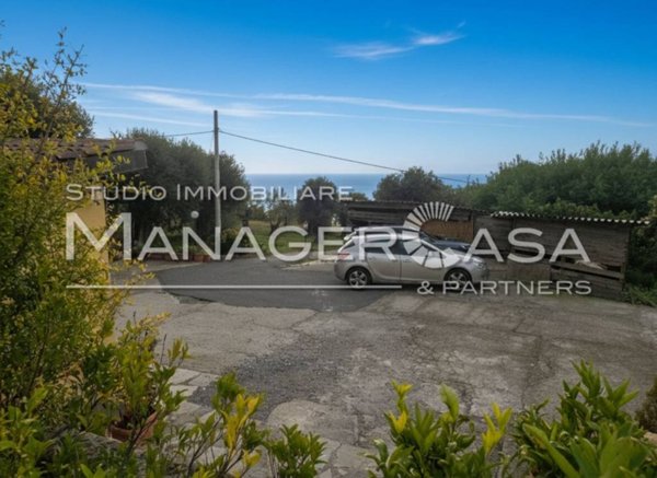 appartamento in affitto ad Arenzano in zona Terrarossa