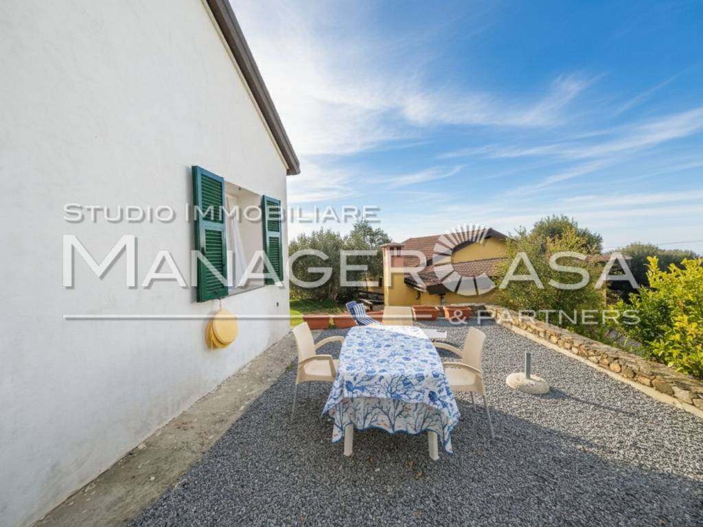 appartamento in affitto ad Arenzano in zona Terrarossa