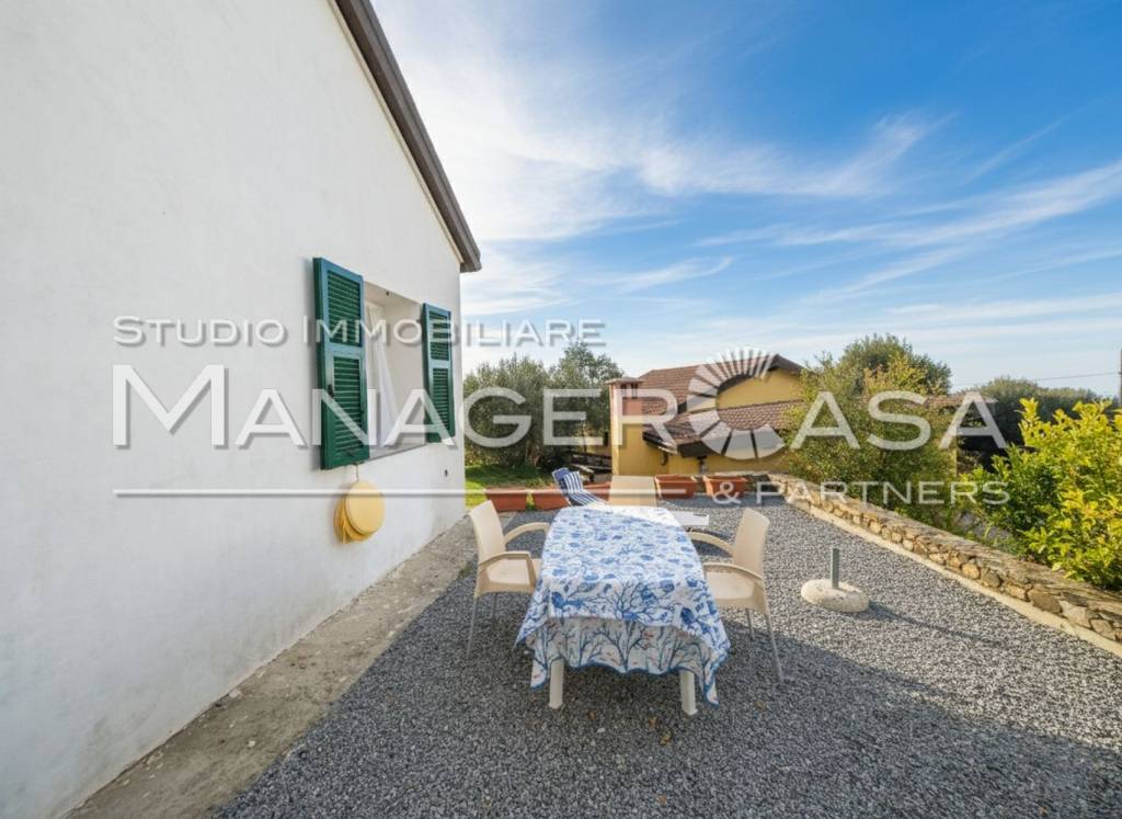 appartamento in affitto ad Arenzano in zona Terrarossa