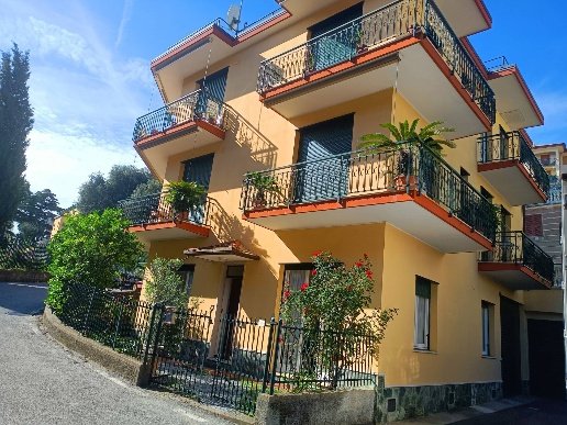 appartamento in affitto ad Arenzano in zona Terralba