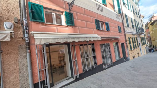 locale commerciale in affitto ad Arenzano