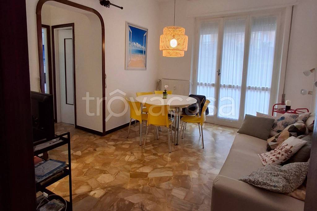 appartamento in affitto ad Arenzano in zona Terralba