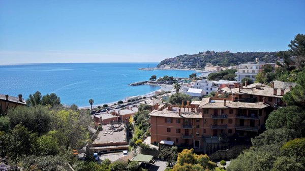 appartamento in affitto ad Arenzano in zona Terrarossa