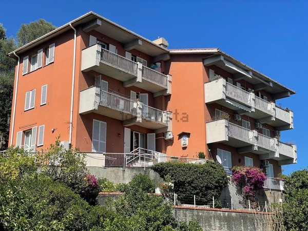 appartamento in affitto ad Arenzano in zona Terrarossa