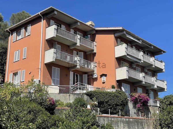 appartamento in affitto ad Arenzano in zona Terrarossa