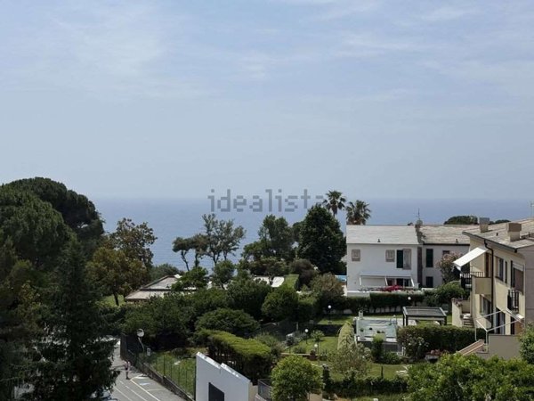 appartamento in affitto ad Arenzano in zona Terrarossa