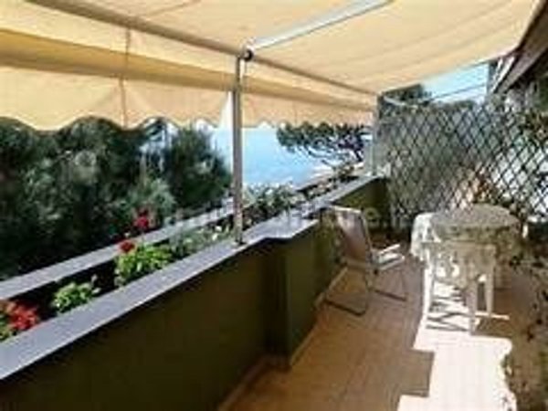 appartamento in affitto ad Arenzano in zona Terralba