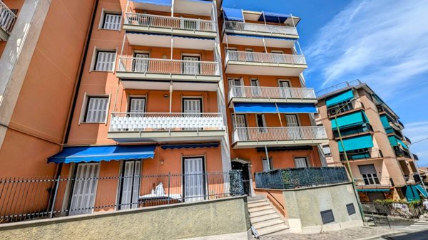 appartamento in affitto ad Arenzano in zona Terralba